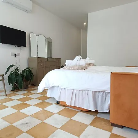 Sea Esta בית הארחה מליאהה