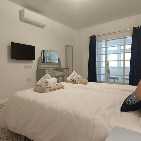 Sea Esta בית הארחה מליאהה