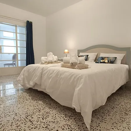 Sea Esta בית הארחה *